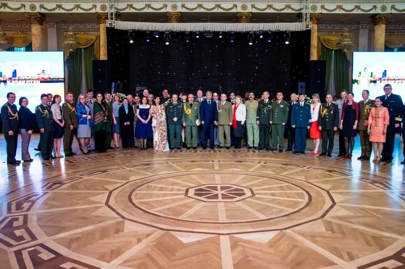 Қорғаныс министрі