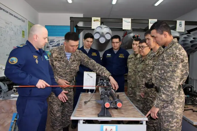Новым способам разведки и точного целеуказания обучились казахстанские авианаводчики