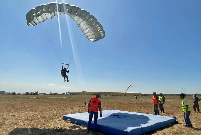 Чемпионат по парашютному многоборью прошел в Алматы