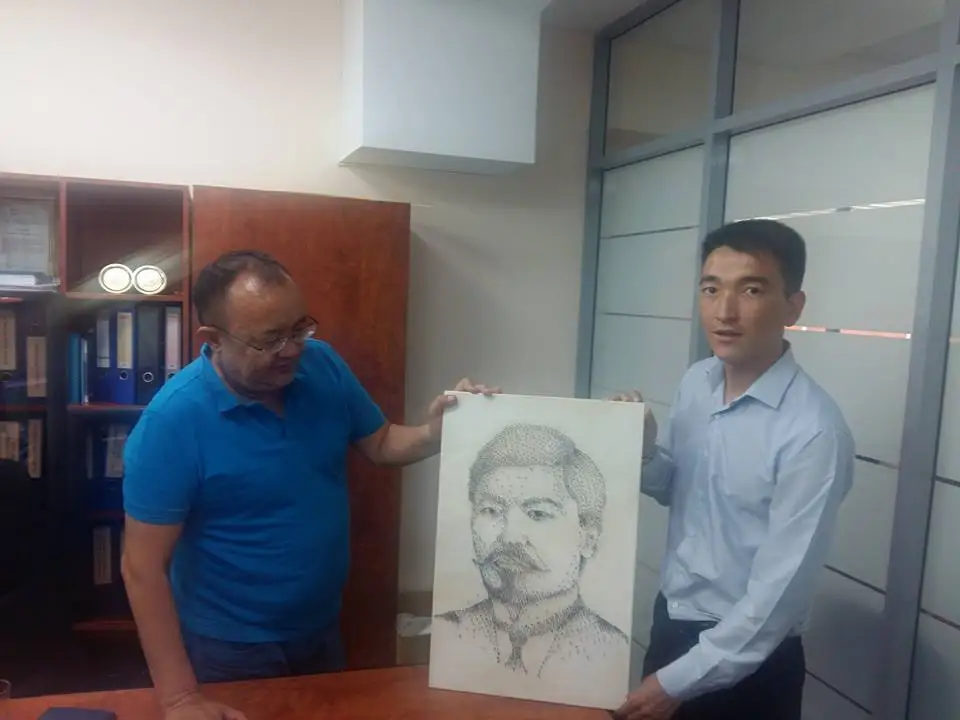 Алматылық суретші Алаш көсемінің портретін шегемен салды