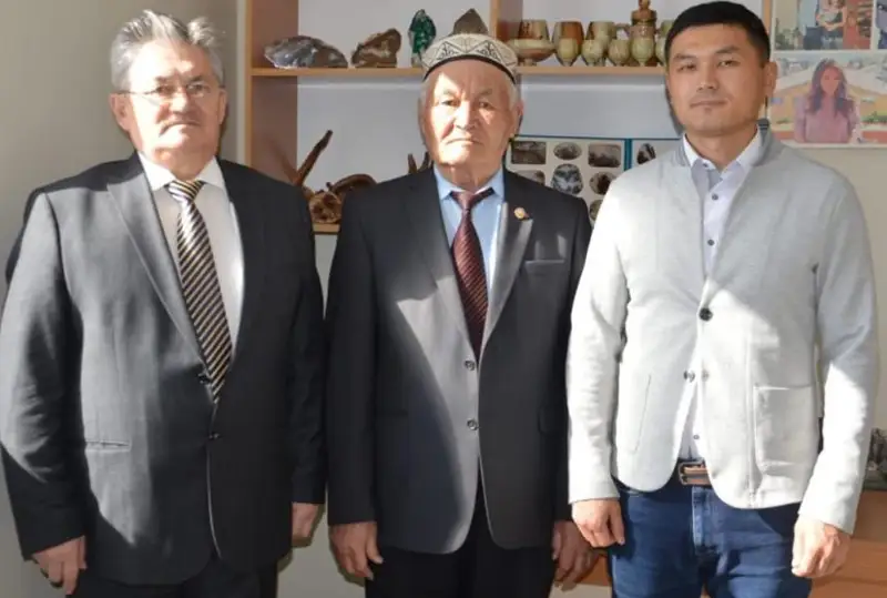 Qaraǵandy oblysynda bir áýlettiń úsh urpaǵy geologııa salasynda eńbek etip keledi