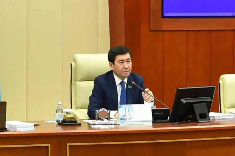 На вопросы депутатов Правительство дает стандартные ответы – председатель Мажилиса