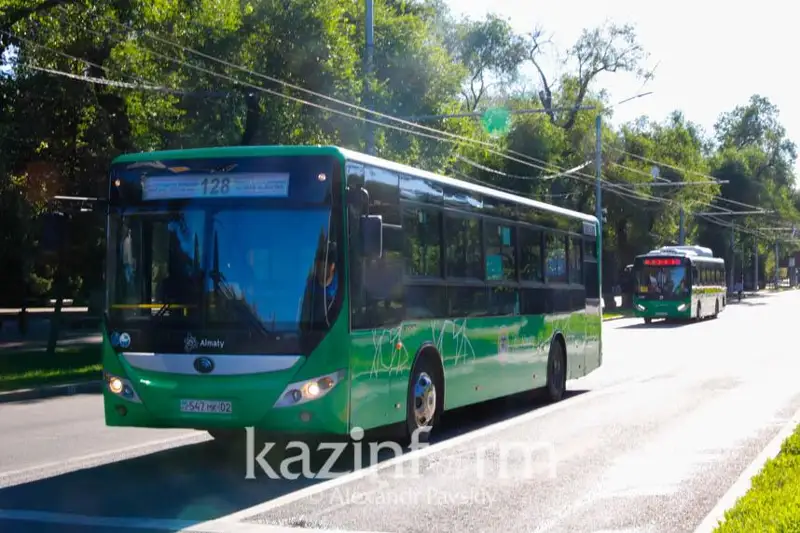 Восемь автобусных маршрутов временно изменят схемы движения в Алматы