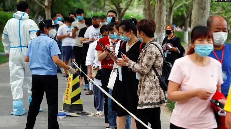 Рестораны закрыли в Пекине из-за вспышки коронавируса