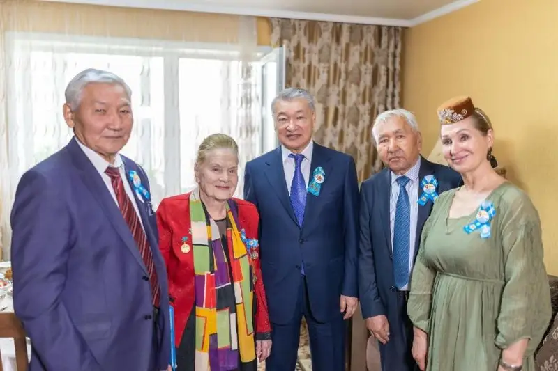 ShQO ákimi Semeıdegi ardagerlermen kezdesti
