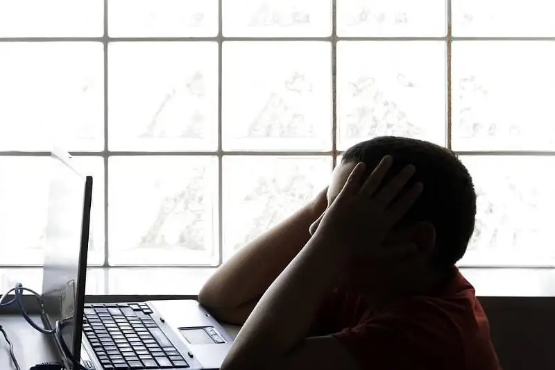 Kıberbýllıng pen sýıtsıdtiń aldyn alý jumystaryn bastadyq – Bilim mınıstri
