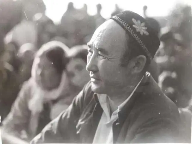 وقىرماندارىمنىڭ ارقاسىندا جامان شاقايىمدى سۇيرەتىپ بارىپ، بەيجيڭنەن سىيلىق الدىم - ورازحان احمەت