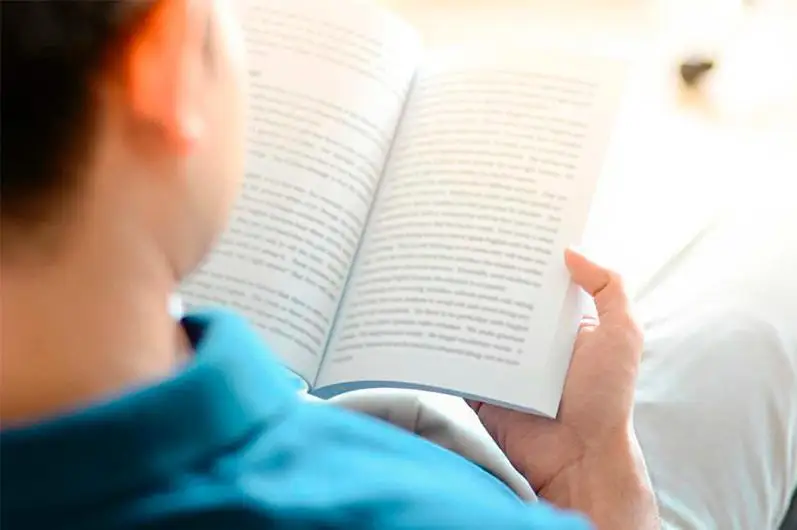 بالا مەكتەپ جاسىنان كوركەم ادەبيەتتى وقۋعا ۇمتىلۋى كەرەك - اسحات ايماعامبەتوۆ