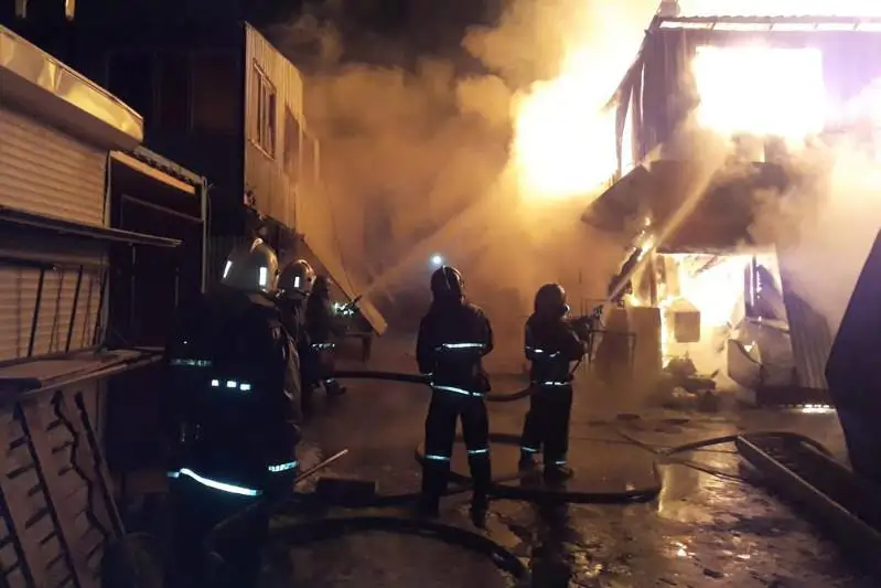 Рынок «Алтын арба» горел сегодня ночью в Караганде