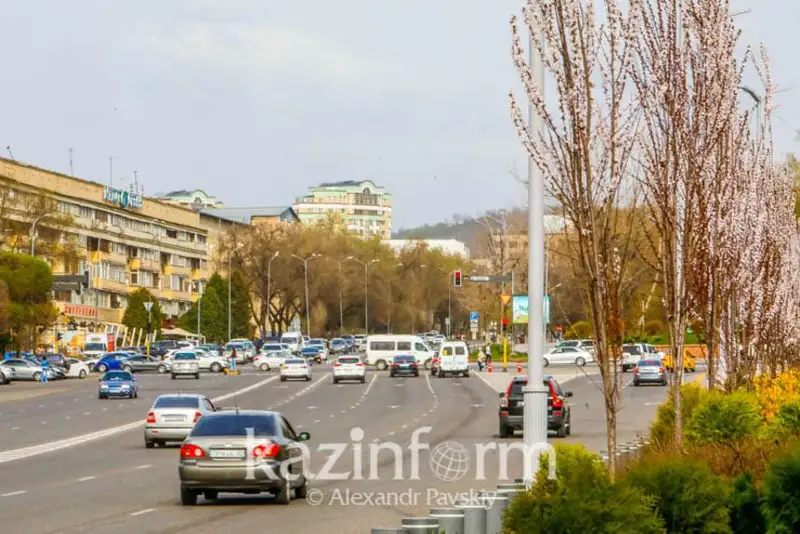 Платные парковки у рынков убирают в Алматы