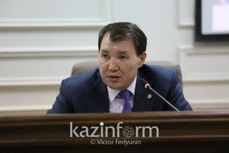 اليك شپەكبايەۆ: قازاقستاندىقتاردىڭ جارتىسىنان كوبى جەمقورلىق ازايعانىن اتاپ وتكەن