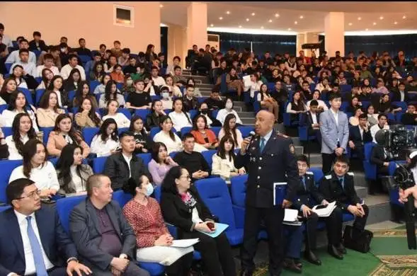 Правоохранительные органы Жамбылской области налаживают обратную связь с молодежью