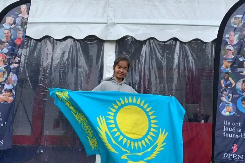 قازاقستاندىق 14 جاسار زارا داركەن ەۋروپادا ۇزدىك شەتەلدىك ويىنشى اتاندى