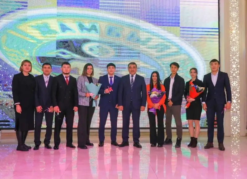 Призерам Сурдлимпийских игр вручили ключи от квартир в Жамбылской области