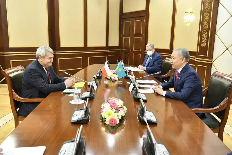 نۇرلان نىعماتۋلين حالىقارالىق بايقاۋشىلارمەن كەزدەستى