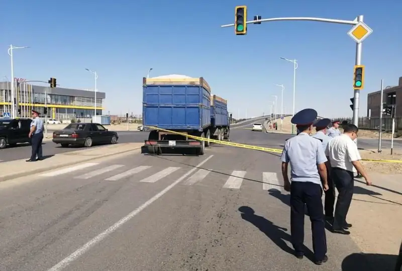 Женщина погибла под колесами КамАЗа в Кызылорде