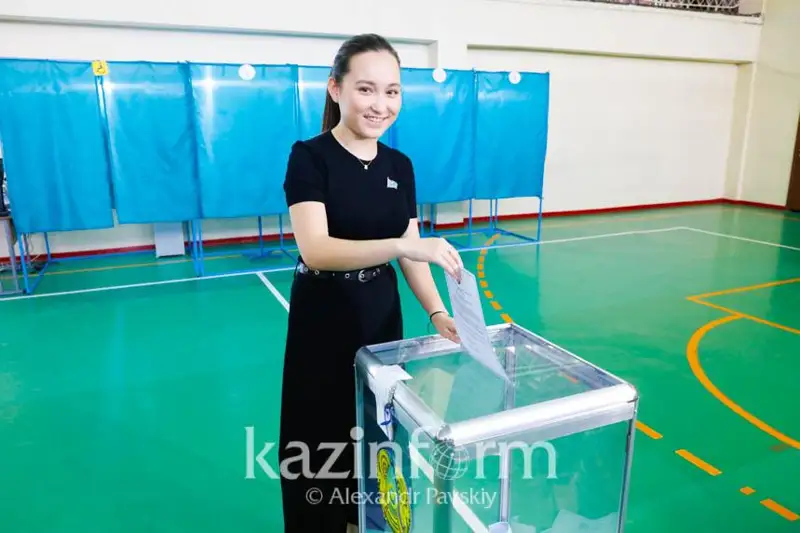 Жансая Абдумалик проголосовала на референдуме в Алматы
