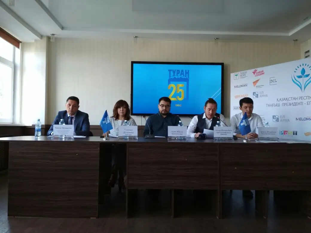 &laquo;Абай жолы&raquo; романын ағылшын тіліне аударғым келеді - 8 тілді еркін меңгерген ғалым Қуаныш Жұмабек