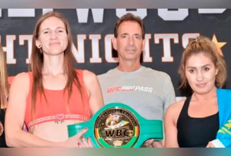 Аида Сатыбалдинова прошла взвешивание перед боем за титул WBC в США