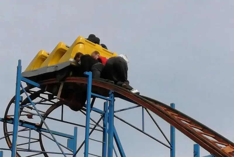 Перепадом напряжения в сети объяснили причину неисправности аттракциона в Караганде