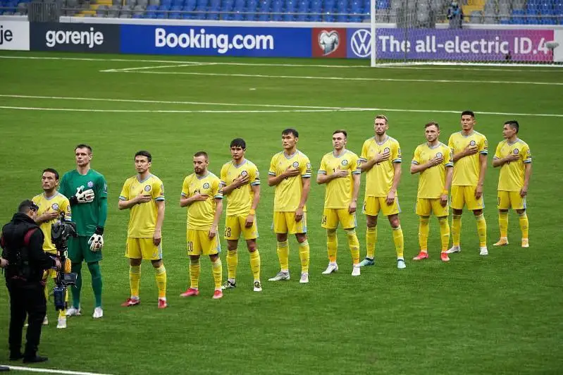 Каково положение сборной Казахстана по футболу в группе отбора на ЧМ-2022