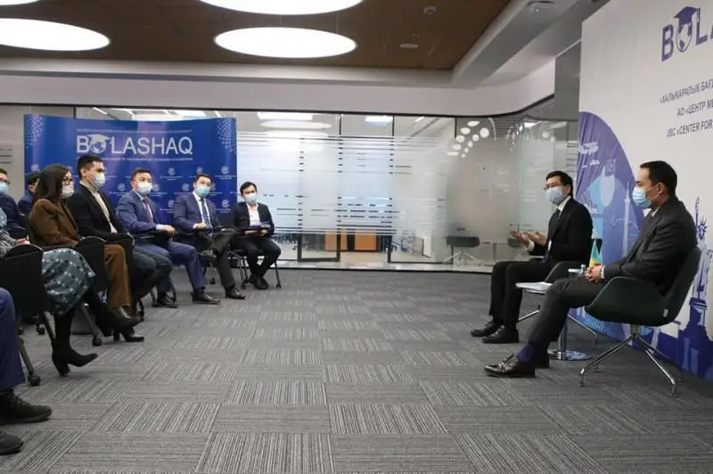 Асхат Аймагамбетов встретился с резервистами