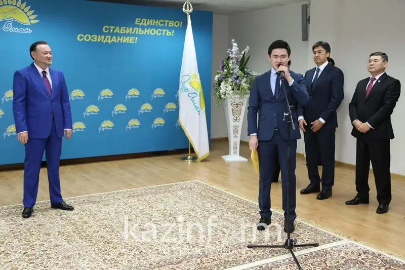 Төреғали Төрәлі мен Ерке Есмаxан &laquo;Нұр Отанның&raquo; қатарына кірді