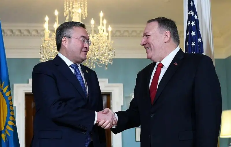 قازاقستاندىق ساراپشى مايك پومپەونىڭ ساپارىنا قاتىستى پىكىر ءبىلدىردى