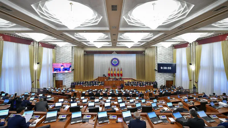 قىرعىزستان پرەزيدەنتىنىڭ مىندەتىن كىم اتقاراتىنى بەلگىلى بولدى