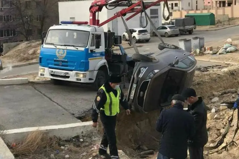 اقتاۋدا كولىك شۇڭقىرعا قۇلاپ كەتتى