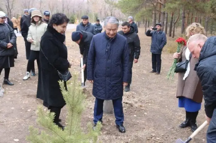 Аллея спасателей появилась в Караганде