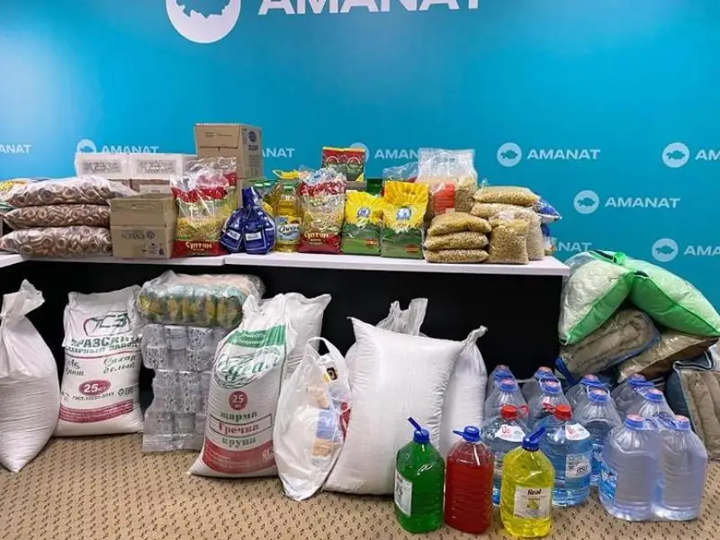 Aqmolalyqtar Qostanaıda órtten zardap shekkenderge 15 tonnadan astam gýmanıtarlyq kómek jiberdi