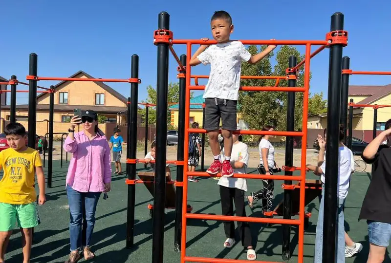 Волонтеры в Атырау собрали 65 млн тенге на детскую площадку