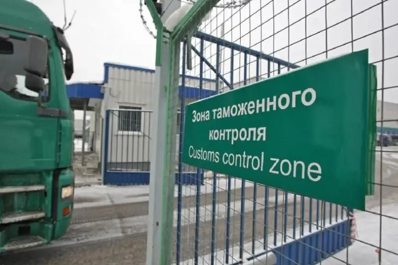 Qytaımen shekarada 11,5 mln teńgege baǵalanǵan kontrafaktilik ónim tárkilendi
