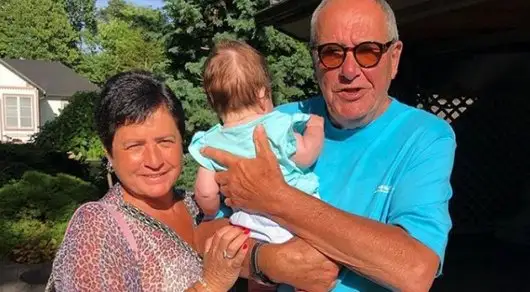 79 جاستاعى ءارتىستىڭ ءۇشىنشى قىزى دۇنيەگە كەلدى