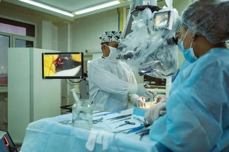 Свыше 800 операций в год - как развивается спинальная хирургия в Алматы