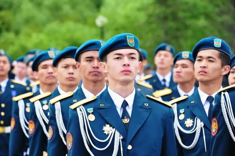 جاس ۇلان مەكتەبى بولاشاق ەل قورعاندارىن قابىلداۋدى باستادى