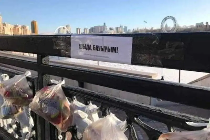 «شىدا، باۋىرىم!» - نۇر-سۇلتان تۇرعىندارى ەسىلدىڭ جاعالاۋىنا ازىق-تۇلىك اكەلىپ جاتىر