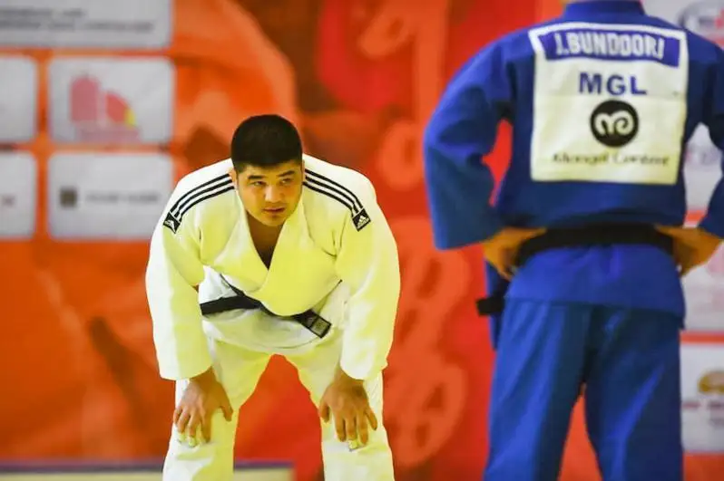 سەرىك بەردىمۇرات ۇلى دزيۋدودان موڭعوليا چەمپيونى اتاندى - شەتەلدەگى قازاق ءتىلدى ب ا ق- قا شولۋ