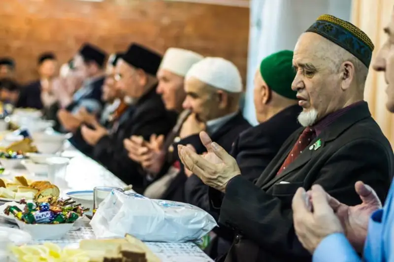 «اق سارى باس قۇداي» ءداستۇرى