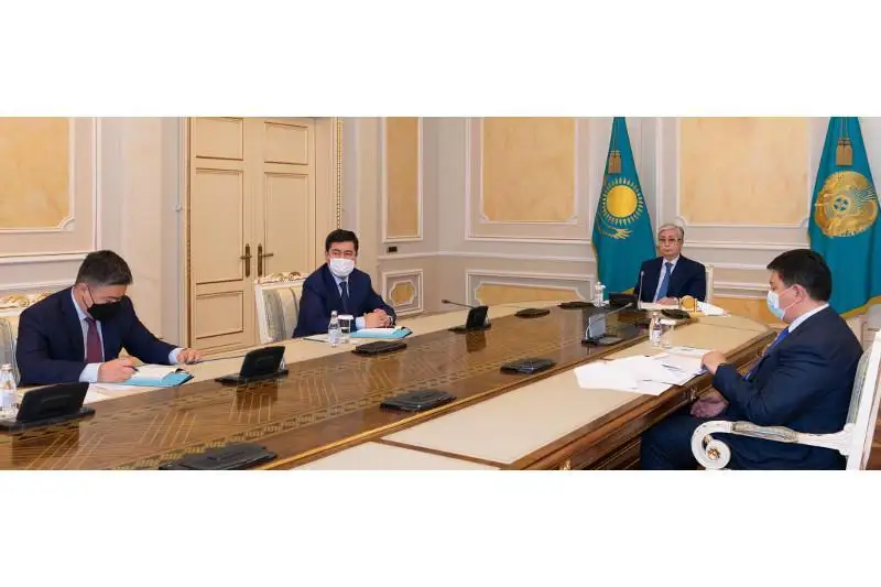 پرەزيدەنت ەلەكتر ەنەرگەتيكاسى سالاسىن دامىتۋ ماسەلەلەرى جونىندە كەڭەس وتكىزدى