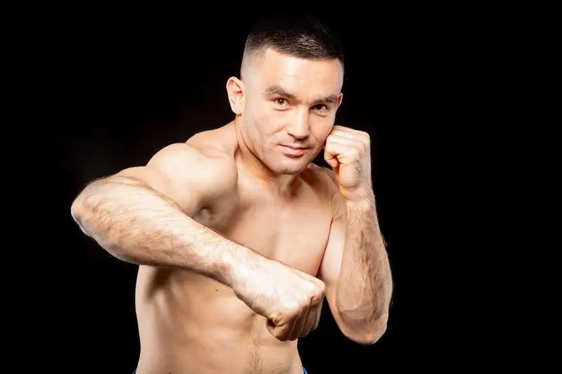 قازاقستاندىق بوكسشى الەم چەمپيونى اتاعى ءۇشىن جەكپە-جەك وتكىزبەك