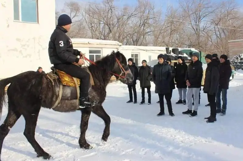 Уроки верховой езды проводят для школьников Улытау