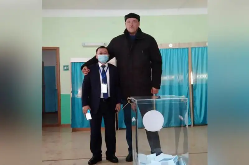 Boıy eń uzyn aýyl turǵyny kóppen birge daýys berdi