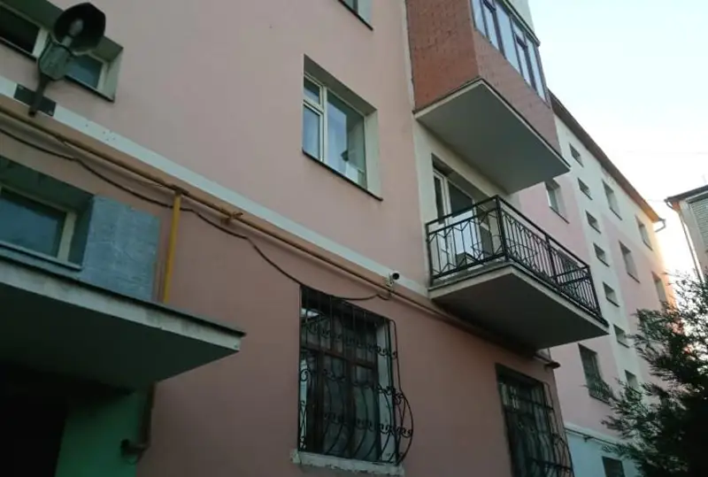 Shymkentte eki jasar búldirshin ekinshi qabattan qulap ketti