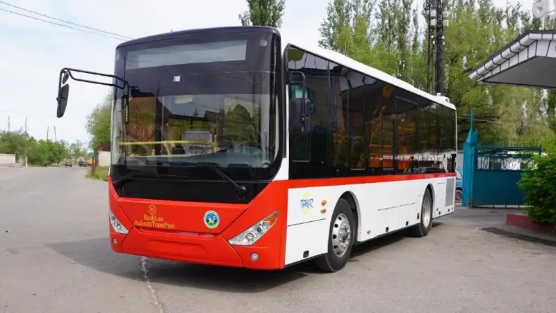 Автобусы с пандусами пополняют транспортный парк Тараза