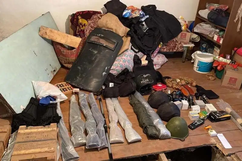 Схрон похищенного орудия и боеприпасов обнаружили в Алматы