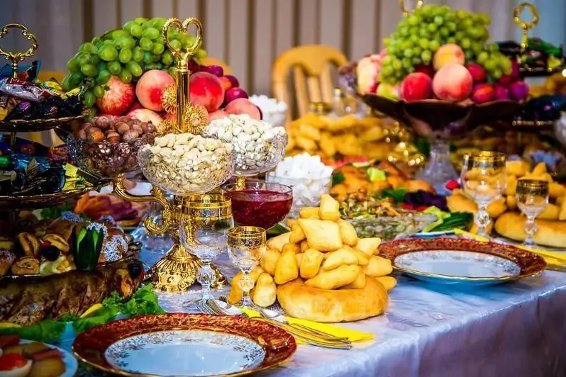 Алматинцы стали чаще заражаться коронавирусом на семейных мероприятиях