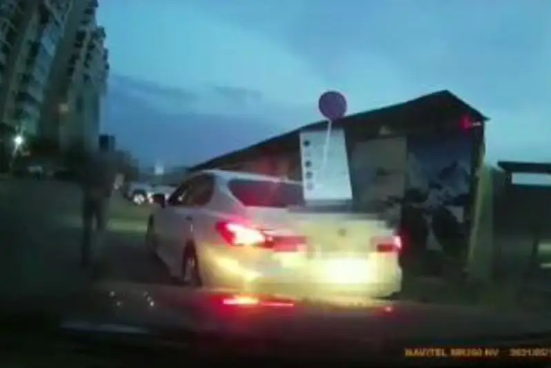 В столице очевидец записал нарушение ПДД на видеорегистратор и сообщил  в полицию