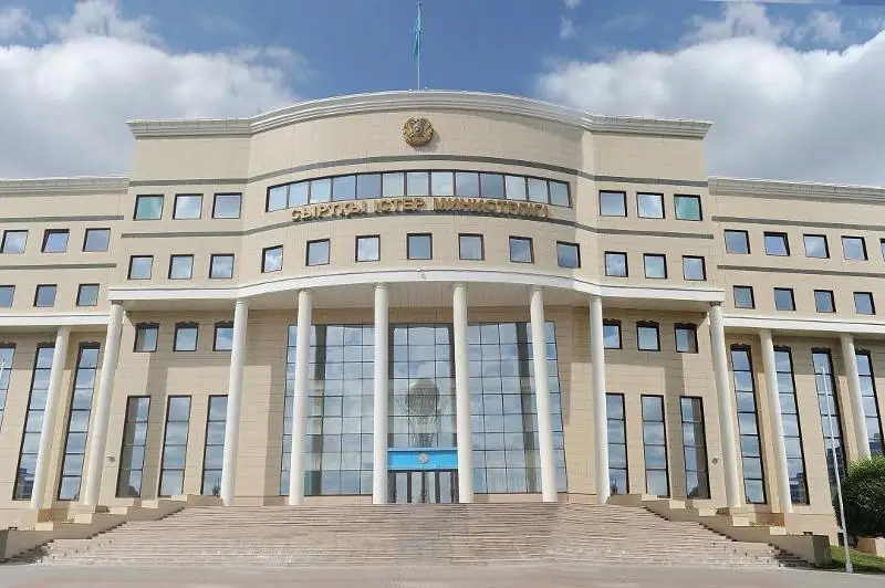 Приостановление безвизового режима для граждан 54 государств продлили в Казахстане